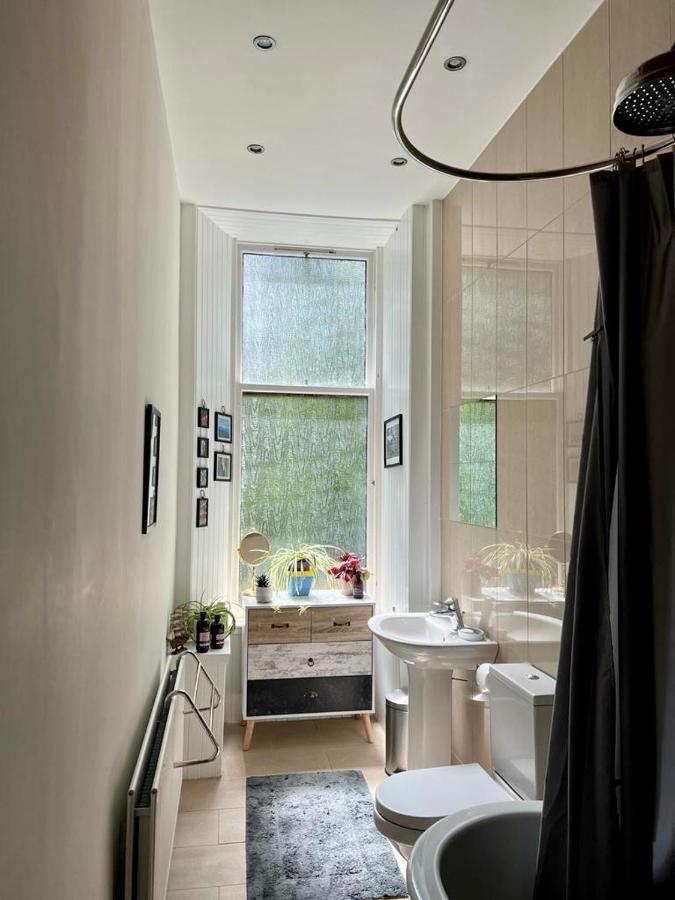 Beautiful Double Room In Idyllic West End Townhouse Glasgow Exterior photo